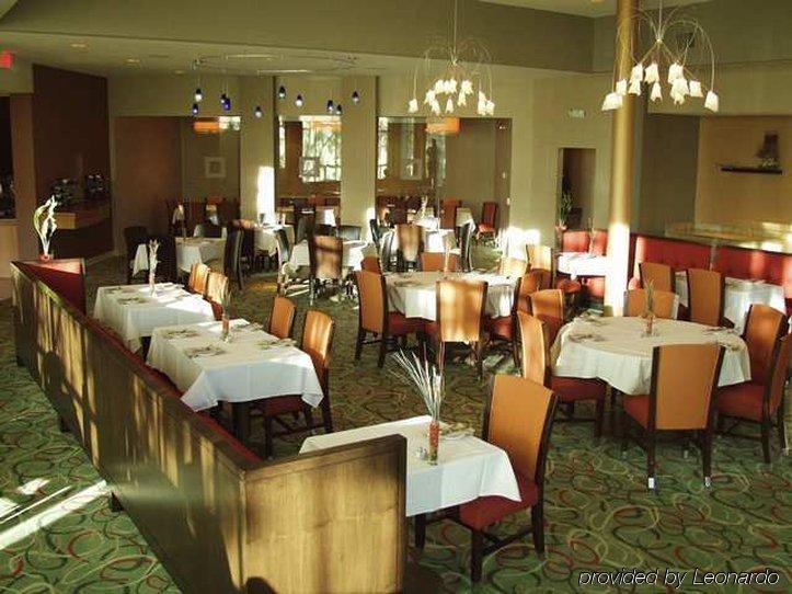 Delta Hotels By Marriott Toledo Restaurant photo